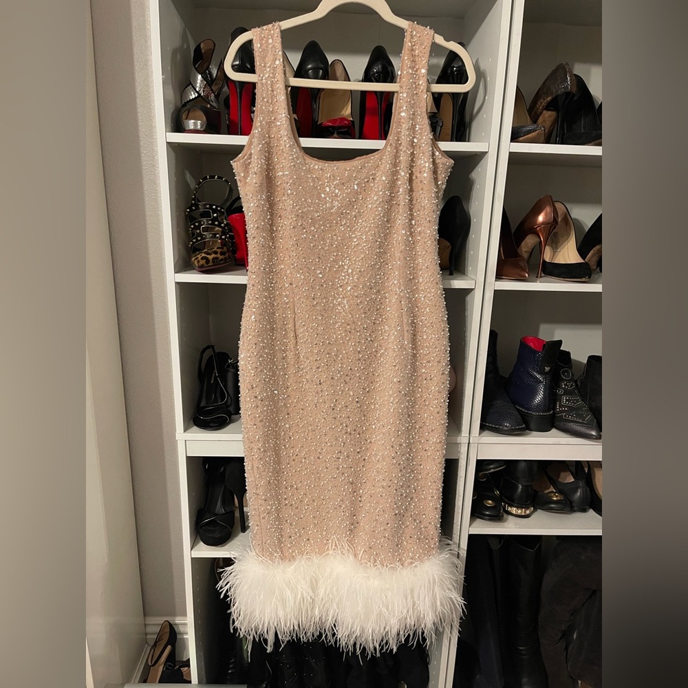 Cream Midi Bodycon Dress with Ribbed Texture and Scoop Neck for Cocktail
